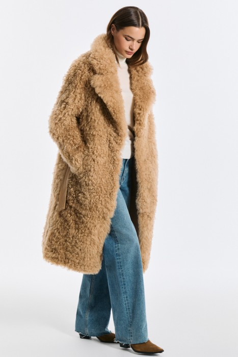 шуба из овчины с поясом по цене 20320 руб вид справа