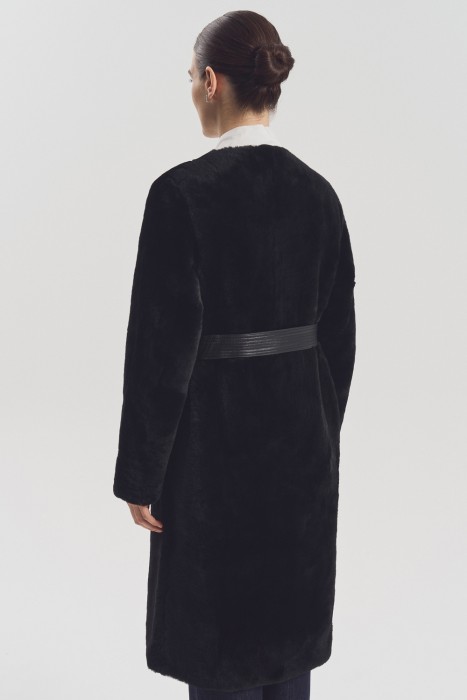 шуба из овчины с поясом по цене 13540 руб вид справа