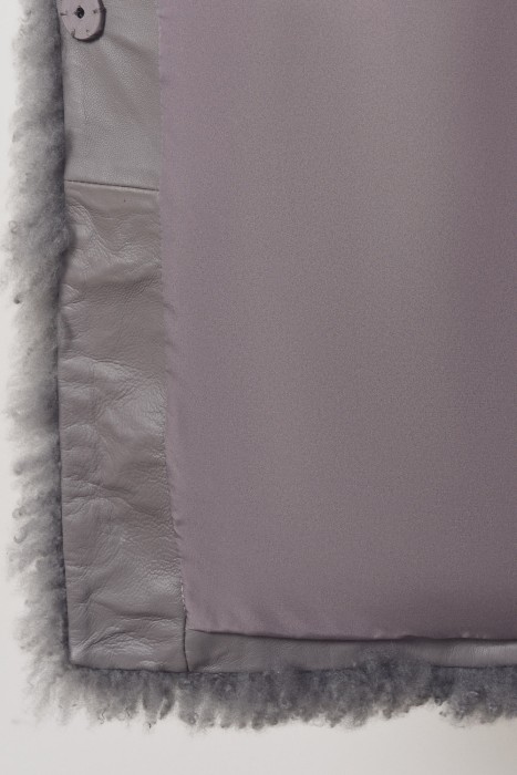 шуба из овчины с поясом из россии вид сбоку