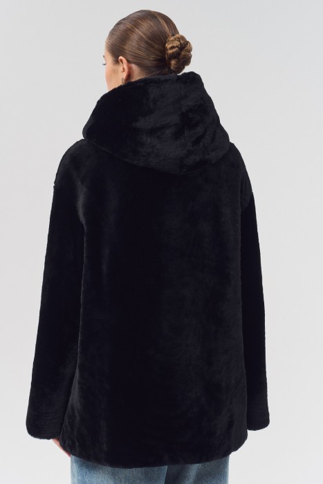 шуба из овчины с поясом по цене 37020 руб вид справа