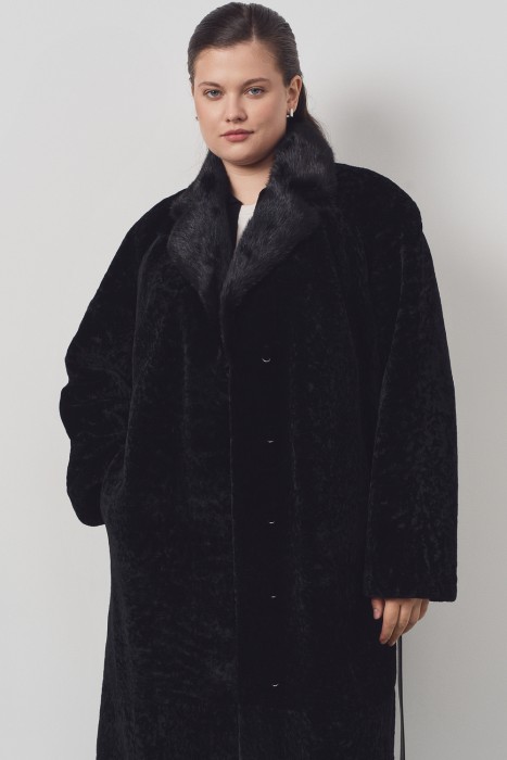 шуба из овчины с поясом от бренда снежная королева вид слева