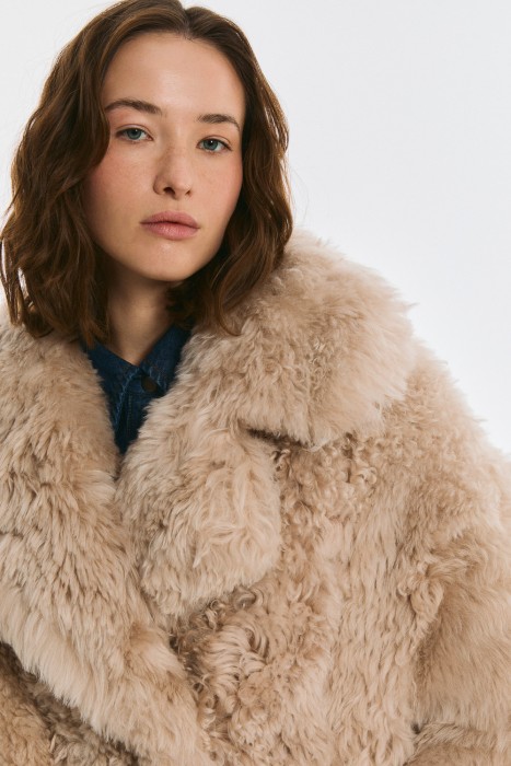 шуба из овчины из россии вид сбоку