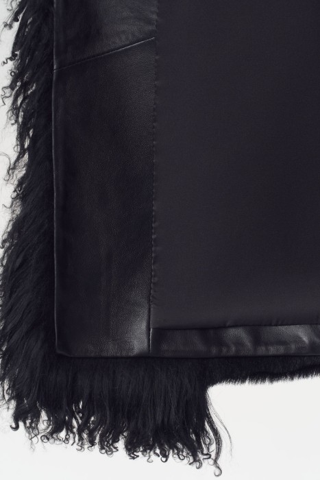 шуба из овчины по цене 22020 руб вид справа