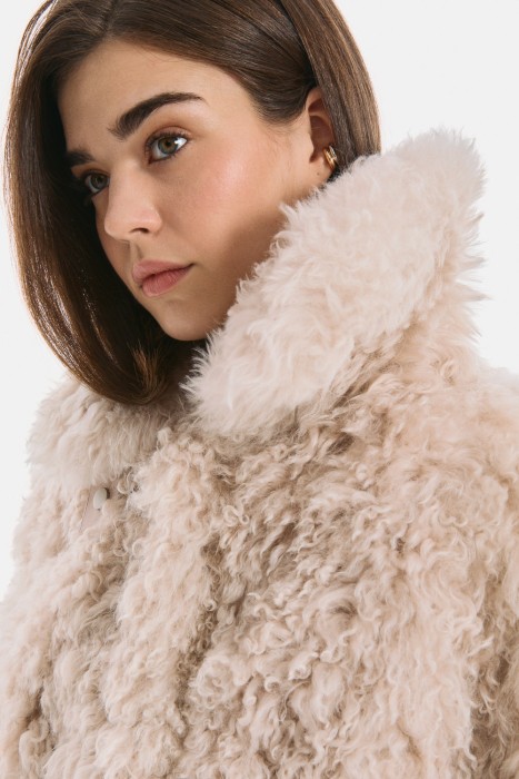 шуба из овчины из россии вид сбоку