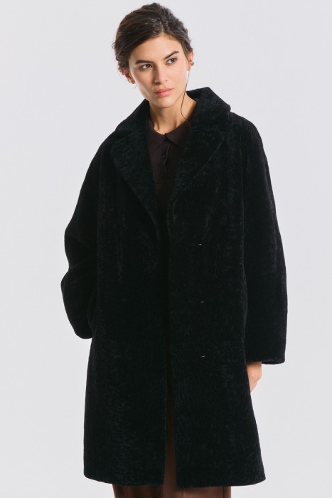 шуба из овчины по цене 53080 руб вид справа