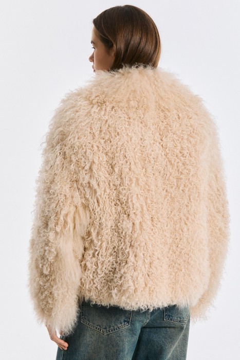 шуба из овчины от бренда снежная королева вид слева