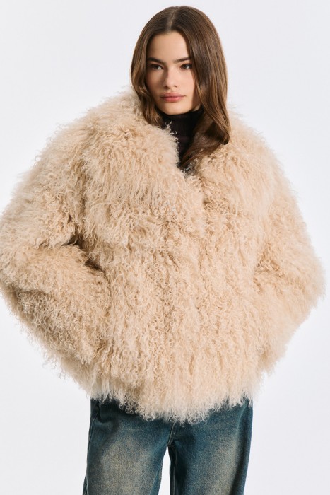 шуба из овчины по цене 47280 руб вид справа