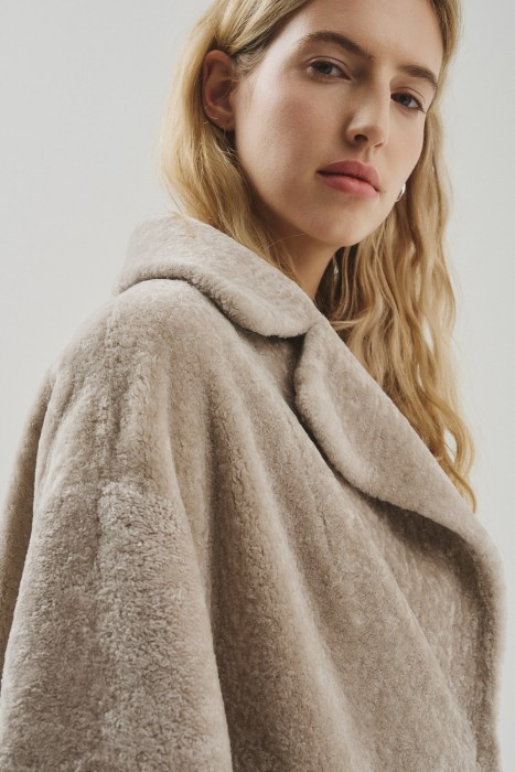 шуба из овчины из россии вид сбоку