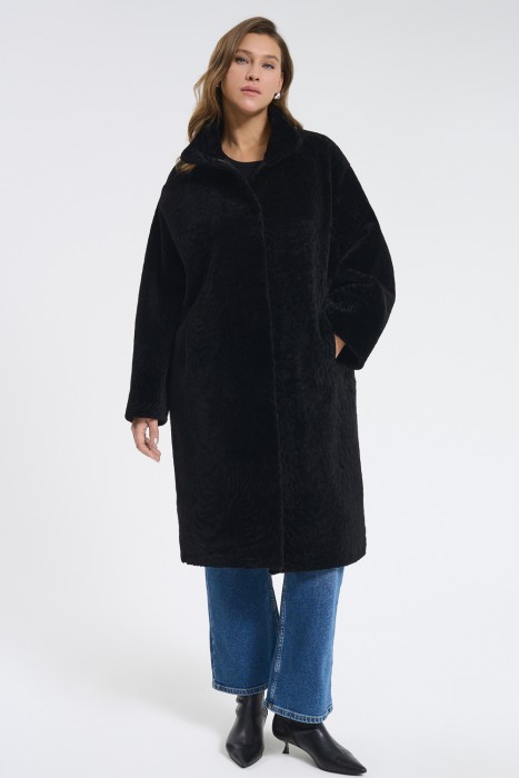 шуба из овчины от бренда снежная королева вид слева