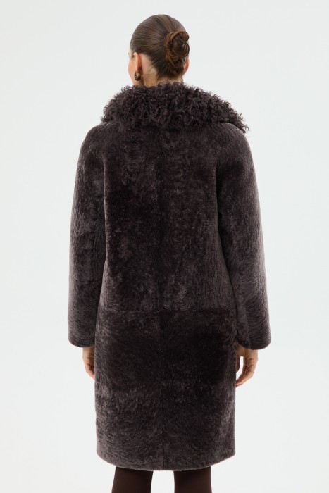 шуба из овчины от бренда снежная королева вид слева