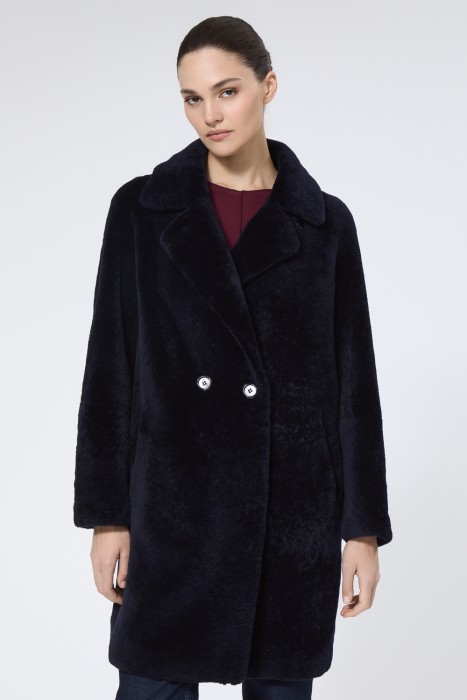 шуба из овчины от бренда снежная королева вид слева