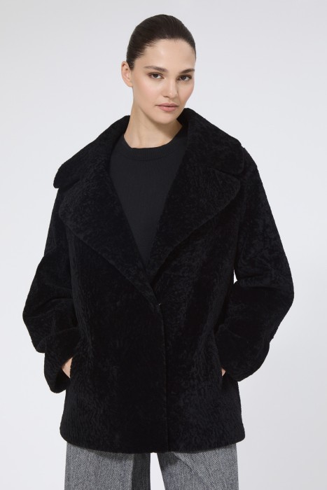 шуба из овчины от бренда снежная королева вид слева