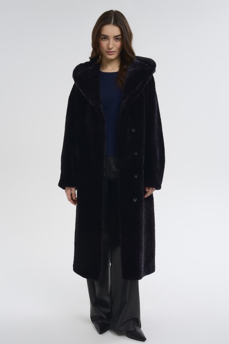 шуба из овчины от бренда снежная королева вид слева