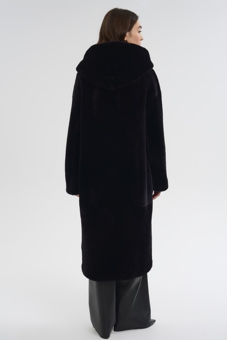 шуба из овчины по цене 37320 руб вид справа