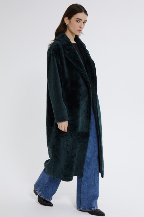 шуба из овчины по цене 43120 руб вид справа