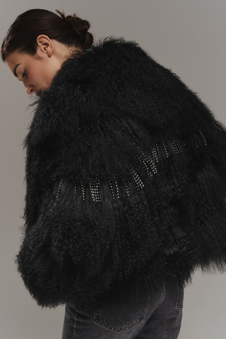 шуба из овчины по цене 40640 руб вид справа