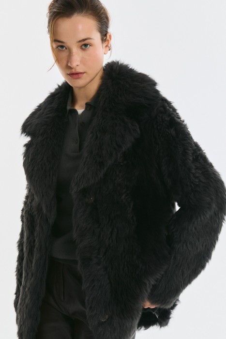 шуба из овчины по цене 30180 руб вид справа