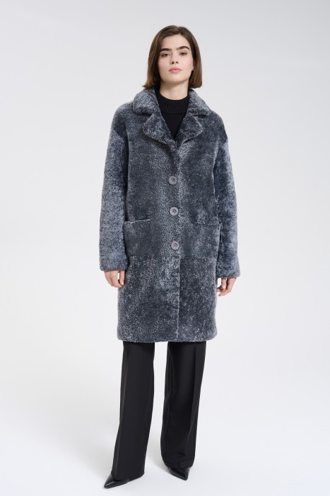 шуба из овчины от бренда снежная королева вид слева