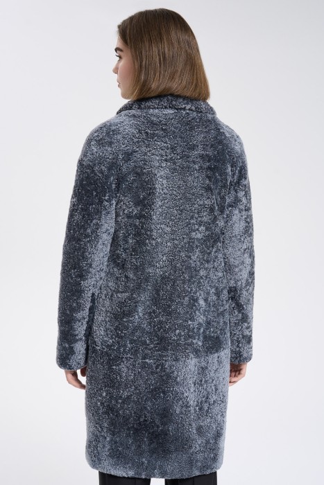 шуба из овчины по цене 40640 руб вид справа