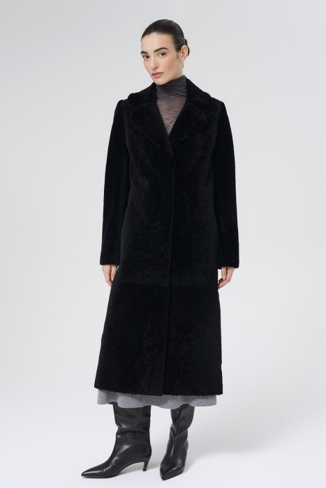 шуба из овчины от бренда снежная королева вид слева