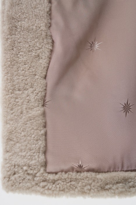 шуба из овчины из россии вид сбоку