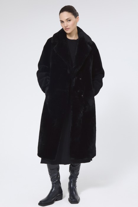 шуба из овчины от бренда снежная королева вид слева