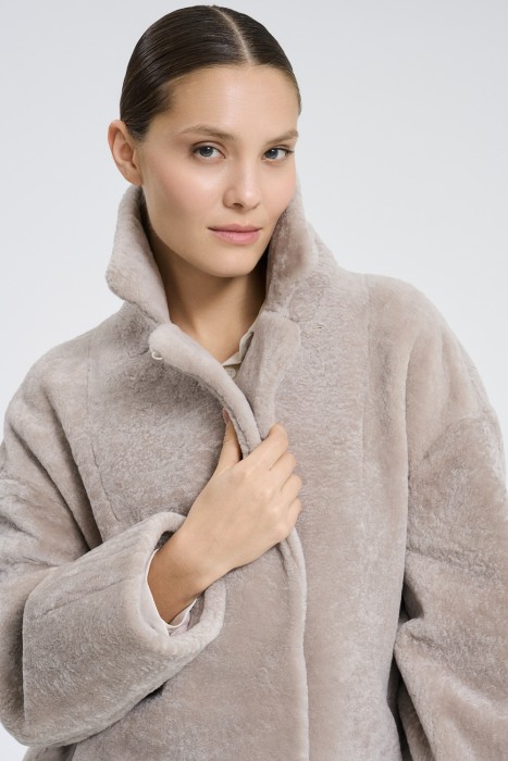 шуба из овчины из россии вид сбоку