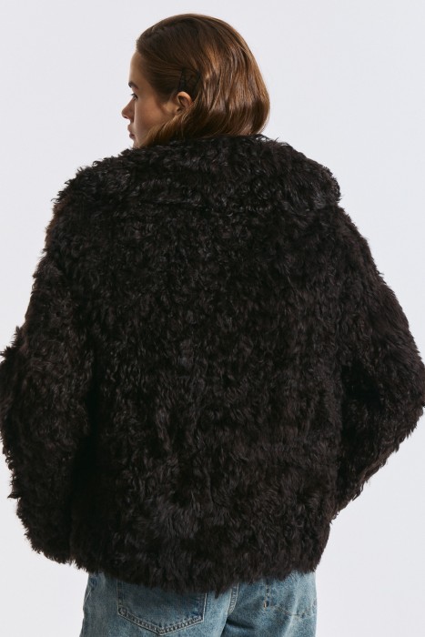 шуба из овчины от бренда снежная королева вид слева