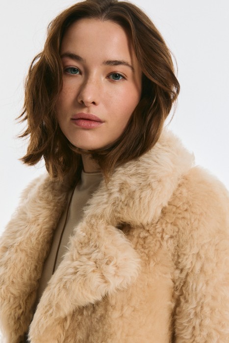 шуба из овчины из россии вид сбоку