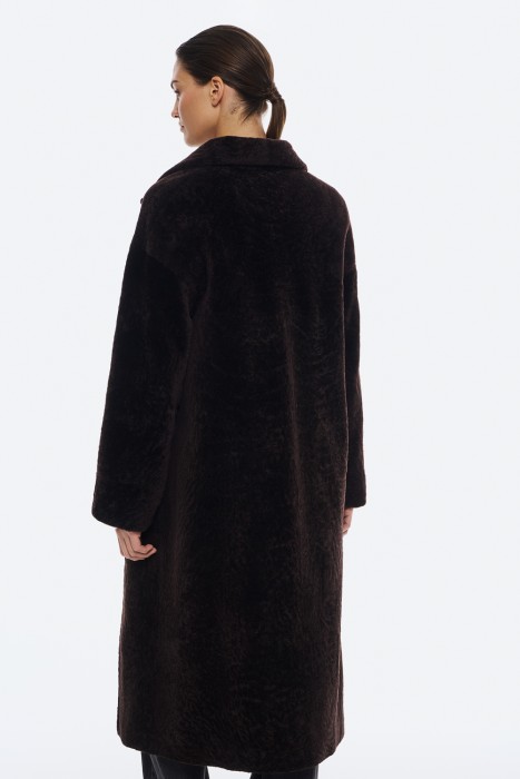 шуба из овчины по цене 31550 руб вид справа