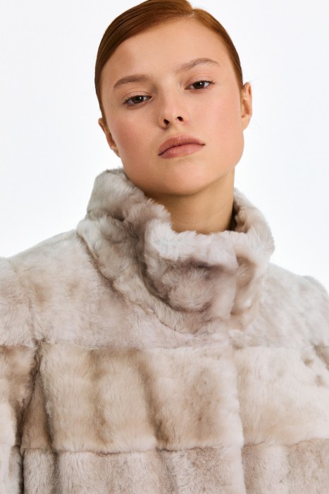 шуба из овчины по цене 15360 руб вид справа