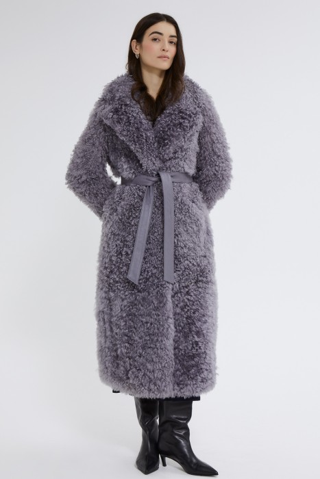 шуба из овчины по цене 24260 руб вид справа