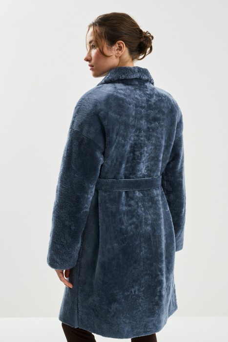 шуба из овчины по цене 25910 руб вид справа