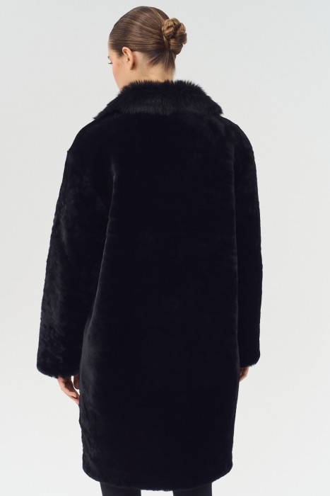 шуба из овчины по цене 19400 руб вид справа