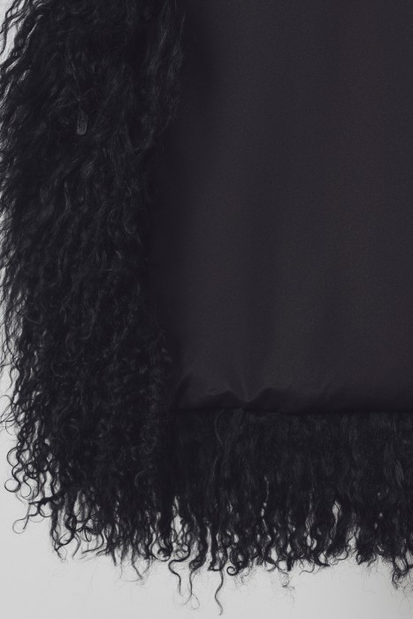 шуба из овчины от бренда снежная королева вид слева