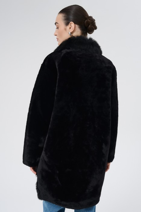 шуба из овчины по цене 22010 руб вид справа