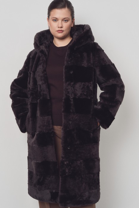 шуба из овчины от бренда снежная королева вид слева