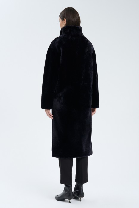 шуба из овчины по цене 21830 руб вид справа