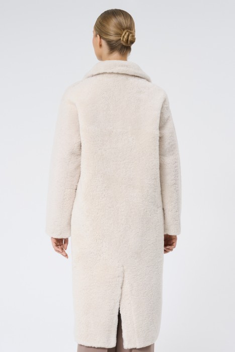 шуба из овчины по цене 38630 руб вид справа