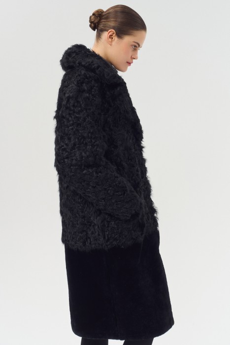 шуба из овчины от бренда снежная королева вид слева