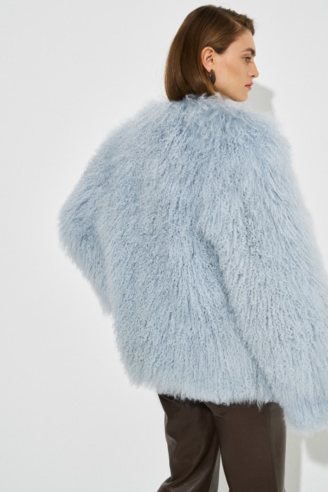 шуба из овчины по цене 37490 руб вид справа