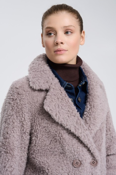 шуба из овечьей шерсти из россии вид сбоку