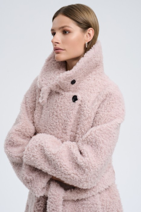 шуба из овечьей шерсти из россии вид сбоку