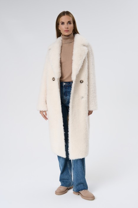 шуба из овечьей шерсти от бренда снежная королева вид слева