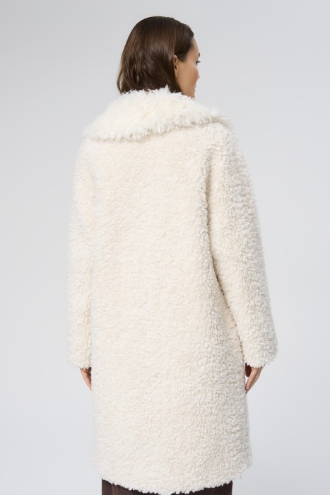 шуба из овечьей шерсти по цене 7910 руб вид справа