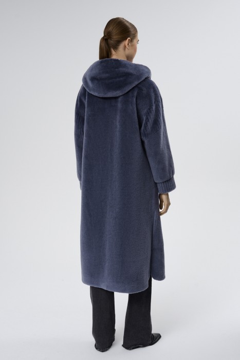 шуба из овечьей шерсти по цене 13740 руб вид справа