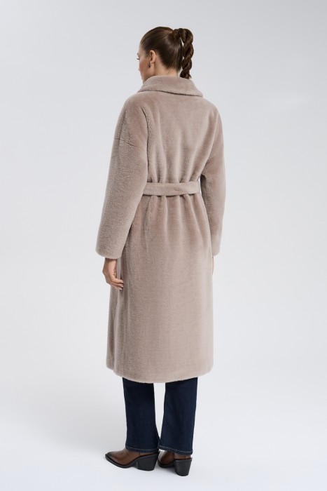 шуба из овечьей шерсти по цене 13860 руб вид справа