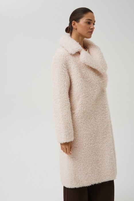 шуба из овечьей шерсти по цене 13860 руб вид справа