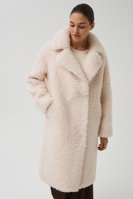 шуба из овечьей шерсти из россии вид сбоку