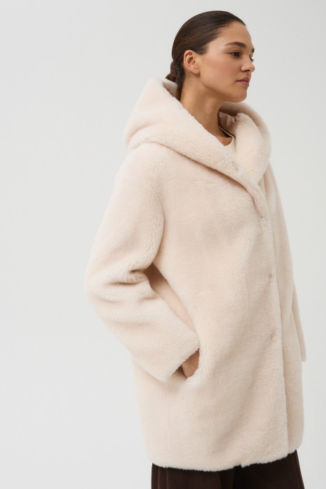 шуба из овечьей шерсти по цене 10600 руб вид справа